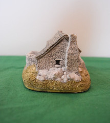 Lilliput Lane – The Croft – Version 3 In excellent condition and in box.