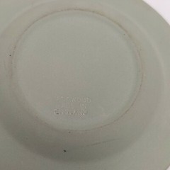 Wedgwood green Jasperware 4 3/8″ ashtray w/ great bas relief decoration applied