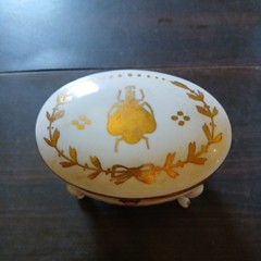 Vintage Hand Painted Porcelain NAPOLEONIC Bee ARNART Footed Trinket Box ska