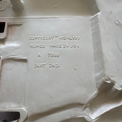 Vintage 1975 HOMCO Plastic WALL PLAQUES RED BARN AND FARM HOUSE Kitchen Wall Art