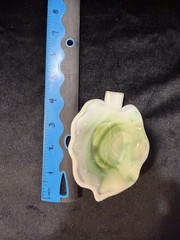 2-AKRO AGATE SLAG GLASS LEAF-SHAPED TRINKET DISHES IN TWO DIFFERENT COLORS