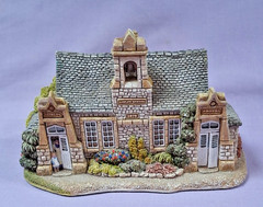 Lilliput Lane Cottage – English Collection North 1991: Village School #R256