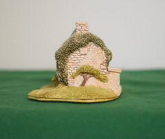 Lilliput Lane Kennedy Homestead. In excellent condition with deed, boxed.