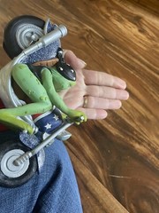 Vtg Sprogz Frog Figurine Chopper Hopper w/ Motorcycle And Hot motorcycle Couple