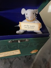 Ron Weasley With Trunk Hallmark Statue New With Tags Harry Potter Vintage
