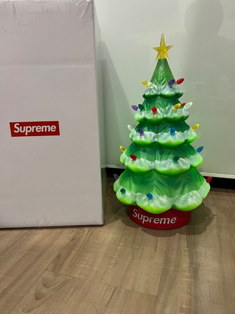 Supreme 15″ Holiday Tree Green – LED Plastic Christmas Tree FW25 Brand New BNIB
