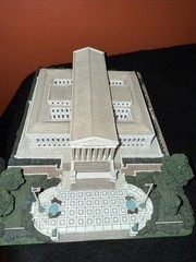 Danbury Mint The U.S. Supreme Court Deluxe Sculpture Washington D.C. Wood Base