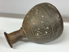 NICELY ENGRAVED PRE-COLUMBIAN INCA ARYBALLOS EFFIGY POTTERY BOTTLE / JAR, MEXICO