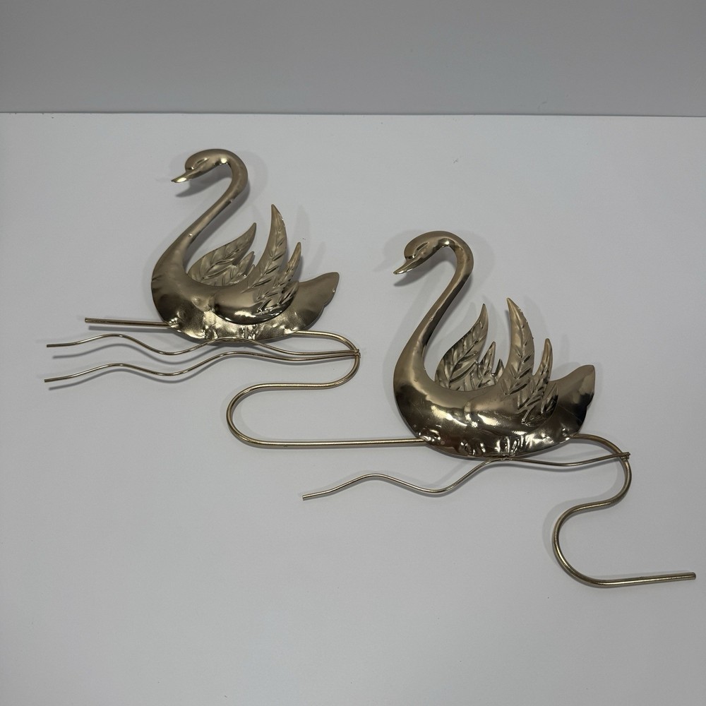 2 Swan Birds Swimming- Metal Wall Hanging Art Home Decor Swag – 15×12”