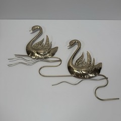 2 Swan Birds Swimming- Metal Wall Hanging Art Home Decor Swag – 15×12”