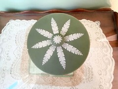Gorgeous Uncommon Wedgwood Sage Green Covered Box. Edwardian Era 1891-1908.
