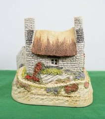 David Winter Secret Shebeen In original box with a COA.