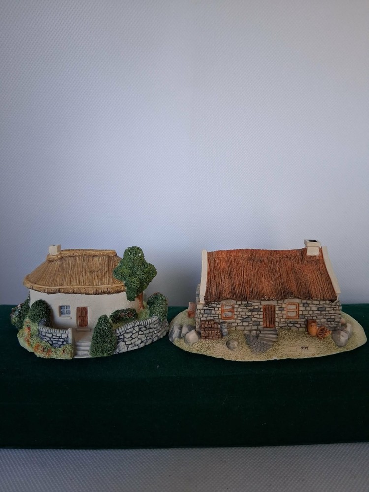 The Irish Heritage Collection “Quiet Man” & “Egg House” Resin Cottages