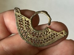 AUTHENTIC PRE-COLUMBIAN GOLD TUMBAGA DESIGNED NOSE RING / PENDANT COLUMBIA COA