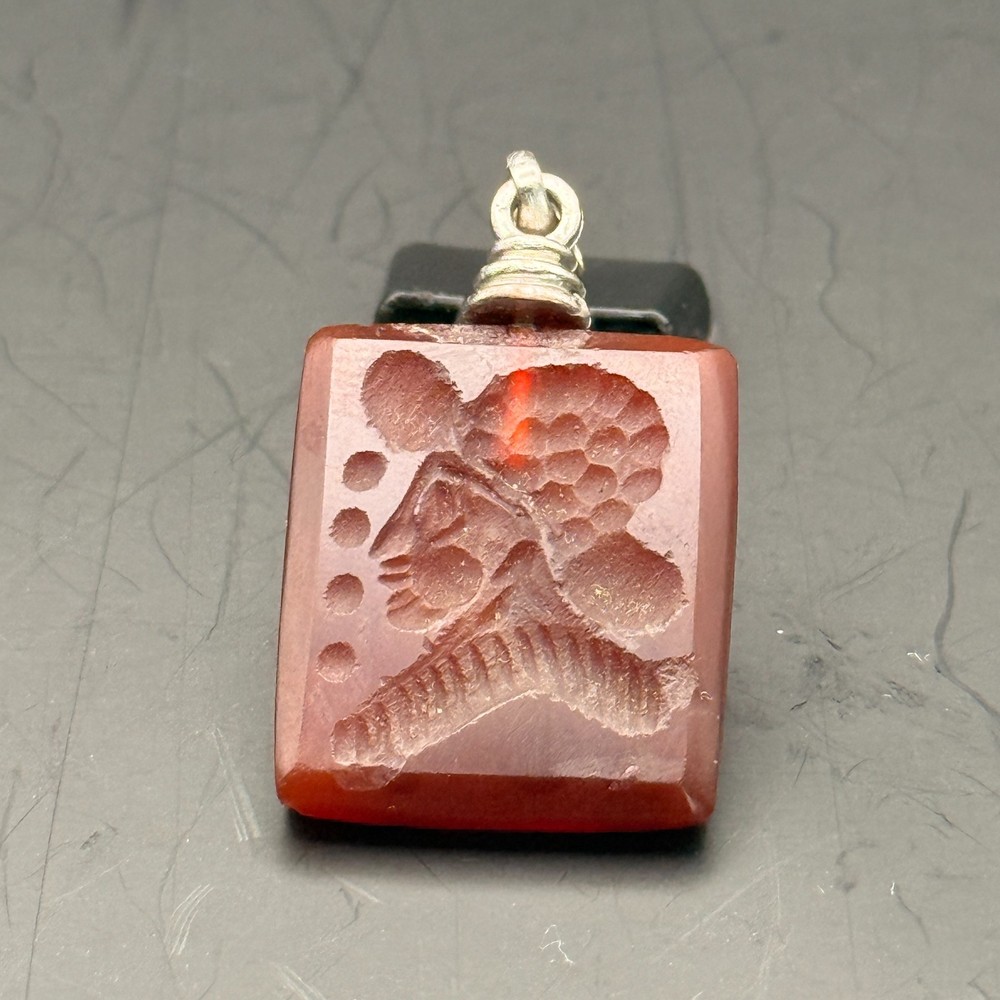 Ancient Near Eastern Agate Stone Intaglio Seal Bead Amulet Depicting Figurines