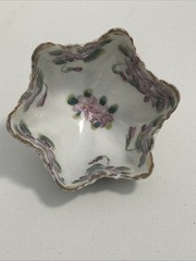 Vintage Unbranded Violet 3 Footed Candy Nut Dish Gold-Copper Tone Rim And Feet