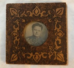 Antique Thistle Picture Frame Oval Pyrography Wood Folk Art Celtic Scottish Vtg