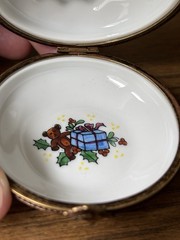 Authentic Rare Limoges Peint Main Christmas Tree Retired Trinket Box Signed