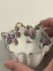 Vintage Unbranded Violet 3 Footed Candy Nut Dish Gold-Copper Tone Rim And Feet