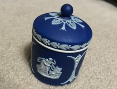 ANTIQUE WEDGWOOD BLUE JASPER jasperware TOBACCO JAR England 3 1/2