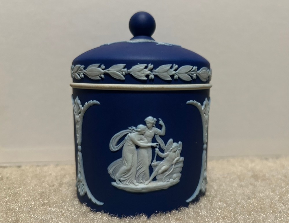 ANTIQUE WEDGWOOD BLUE JASPER jasperware TOBACCO JAR England 3 1/2