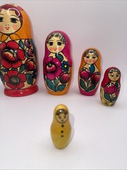 Colorful Vintage 5 Pce Traditional Russian Matryoshka Nesting Doll – 7” Tall