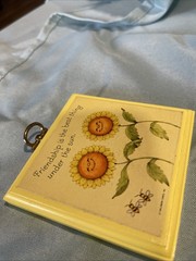 Vintage Hallmark Friendship Wall Plaque Smiling Anthropomorphic Sunflowers Bees