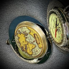 Dalvey – Pocket Compass – World Map – Stainless Steel – 1993 – Made In Scotland