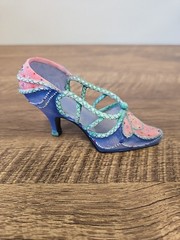 Classic Treasures High Heel Shoe Figurine 3.5″ x 1″ x 2.5″