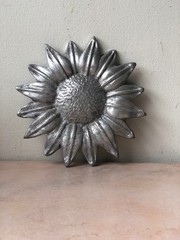 Lovely Vintage or Antique Sunflower Rosette – Cast Metal, architectural salvage