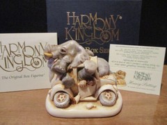 Harmony Kingdom Heavy Petting Elephants in Love VW Blue Box Series UK Made SGN