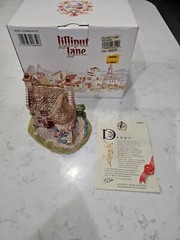 Lilliput Lane – Edzell’s Summer House – original box with a deed Never Displayed