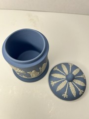 Flawless 1979 Wedgwood Pale Blue Jasperware Round Lidded Box Jar Neoclassical