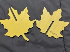 Longaberger 3-D Fall Leaves Wood Slides together 5 1/4″ Leaf