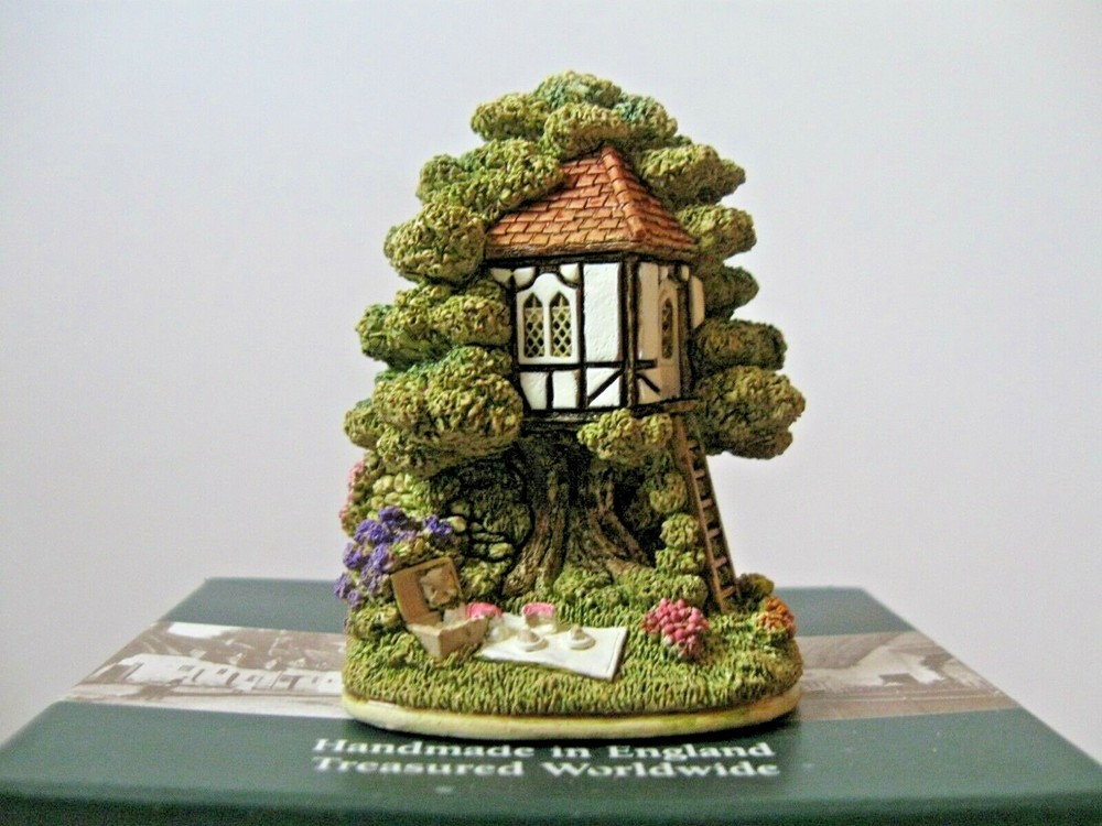 Lilliput Lane Tree Tops Mint in its original box with a deed. L2699