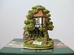 Lilliput Lane Tree Tops Mint in its original box with a deed. L2699