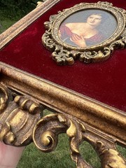 VTG Hollywood Regency Rococo Gold Gilt Ornate Framed Velvet Cameo Lady Wall Art