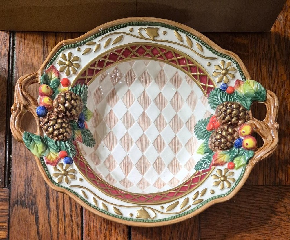 FITZ & FLOYD CLASSIC “JOLLY OLE ST. NICK” FESTIVE BOWL WITH HANDLES 10″x8 1/4″
