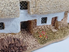 Lilliput Lane “Ostlers Keep”, One of Our Miniature Masterpieces, United Kingdom.