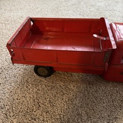 1940’s Structo Toys Diamond T Dump Truck Steel 20” Fireball Motor Red