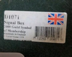 Enesco – David Winter “Signal Box” D1071 in original box