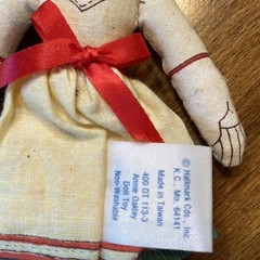 Hallmark/ Annie Oakley collectible doll/1979