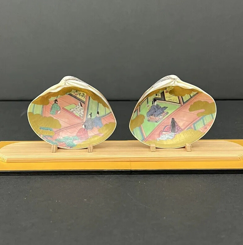 The Tale Of Genji 2 Japanese Painted Shells With Original Packaging And Box