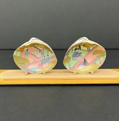 The Tale Of Genji 2 Japanese Painted Shells With Original Packaging And Box