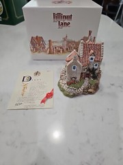 Lilliput Lane – Culross House – Mint in its original box with a deed.