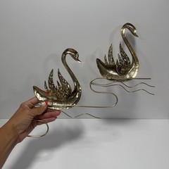 2 Swan Birds Swimming- Metal Wall Hanging Art Home Decor Swag – 15×12”