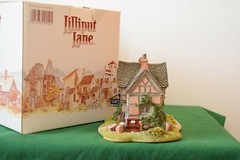 Lilliput Lane Junk and Disorderly. Mint in its original box with a deed.