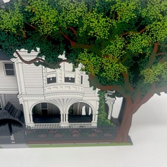 Shelia’s Collectibles 2000 “Two Meeting Street Inn” Charleston SC Wood Building