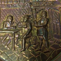 Vintage Brass Wall Plate Pair 10″Old Time Tavern Made in England Rare