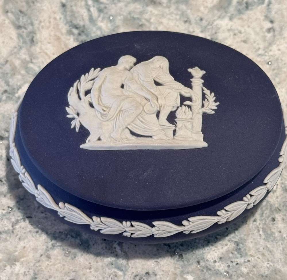 Vintage Wedgwood Dark Blue & Ivory Jasperware 3.5″ Round Dresser Trinket Box